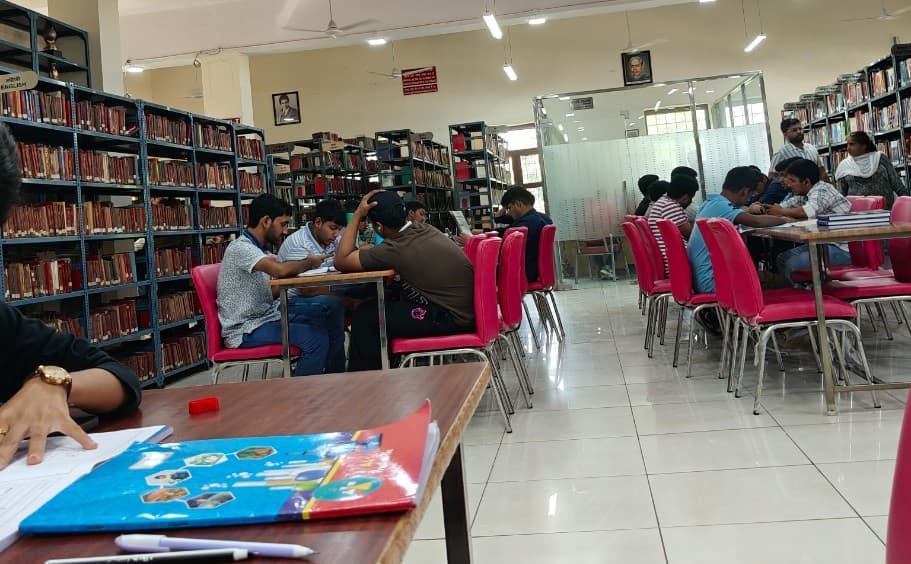 Shyam Lal College Academic photo 7